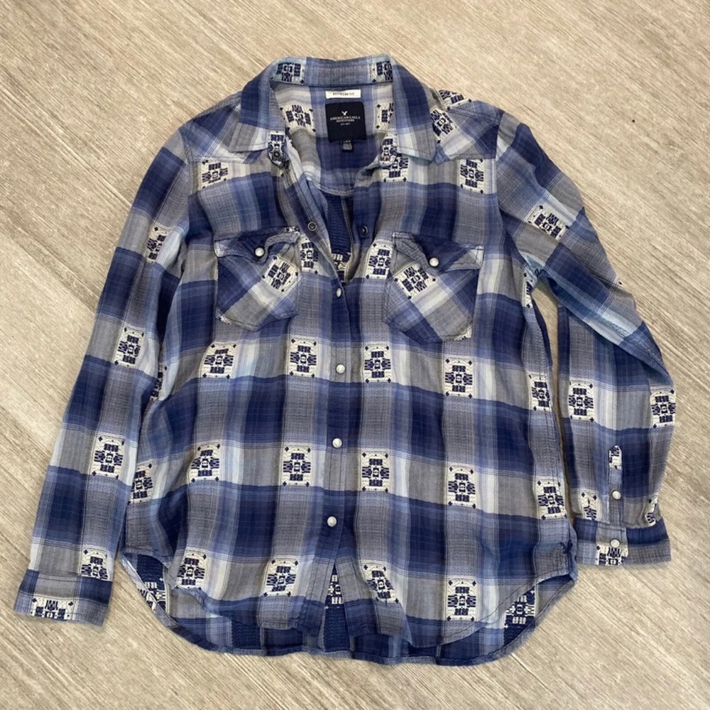 American Eagle Shirt Womens L Plaid Aztec Button Up Boyfriend Fit Western Blue